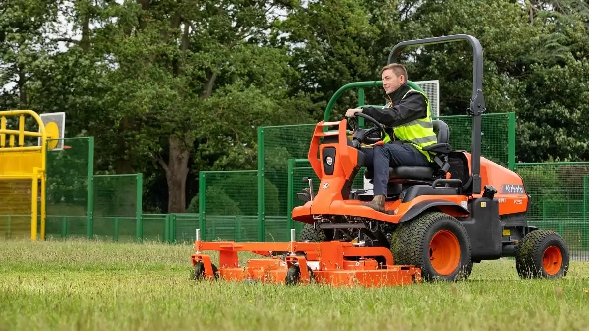 Fűnyírás mesterfokon, akár otthon is a KUBOTA-val.