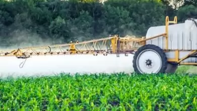 Lejárnak a használatban lévő növényvédő gépek tanúsító matricái