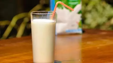 Az olcsó külföldi dobozos tej és a félkemény sajt újra megjelent a piacon – a kétes eredetű import ellehetetleníti a hazai tejipar működését