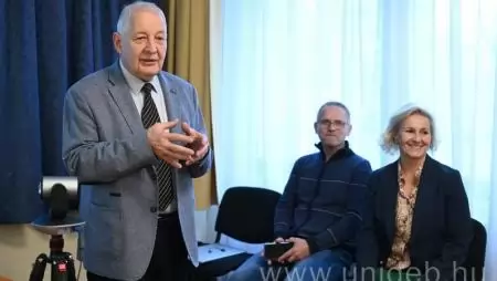 Debreceni agrárprofesszort köszöntöttek a növénynemesítők