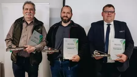 Három szerviz átalánydíjas szerződéses partner kapott elismerést az AXIÁL-tól