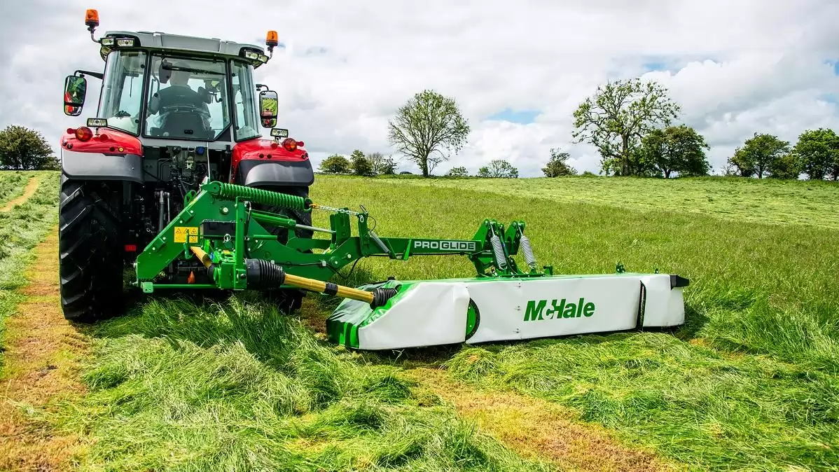 Rendterítő, fűkasza és bálázók a McHale-től
