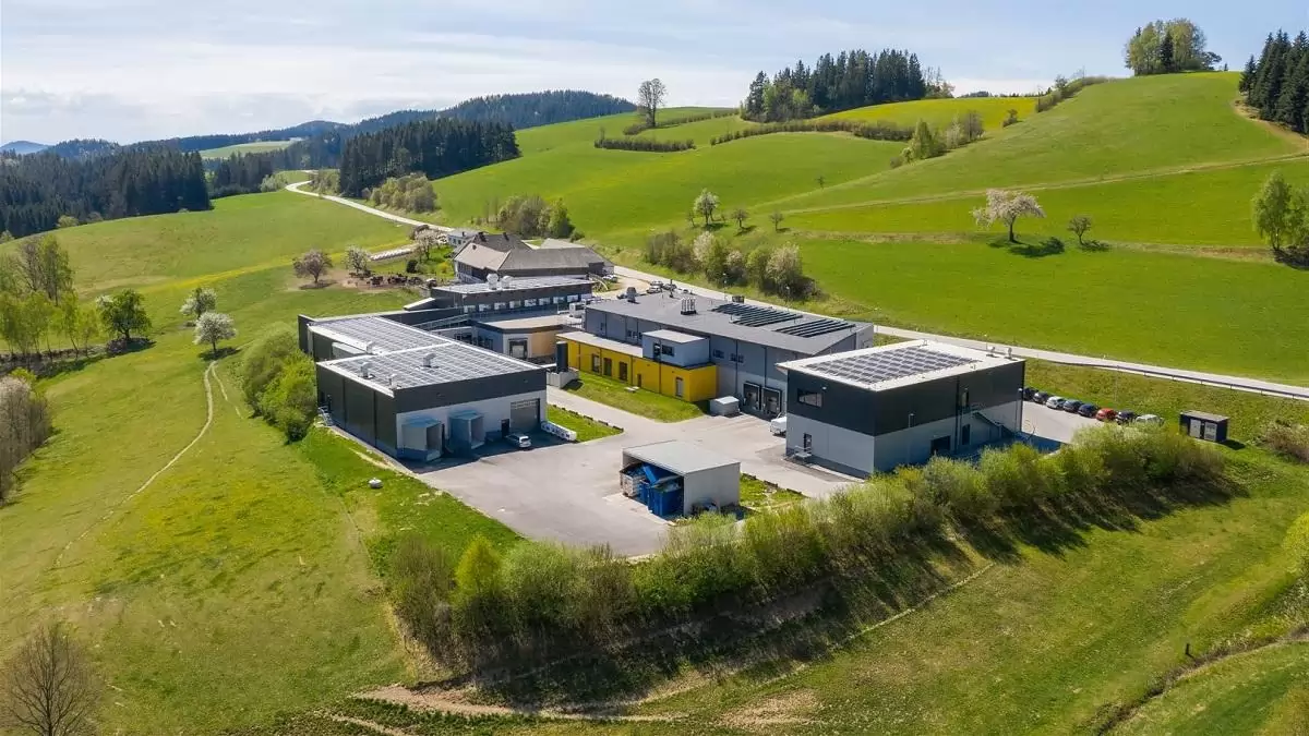 Az üvegfalon túl  – Klímasemleges és állatbarát biovágóhíd uniós forrásból