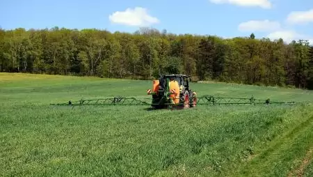 Növényvédelmi gépek és permetező drónok kötelező típusminősítése