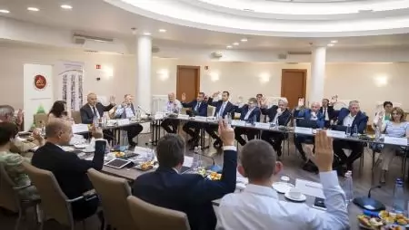 Hungarikum lett a kocsi, a szaloncukor és a hatvani Aranyfácán sűrített paradicsom