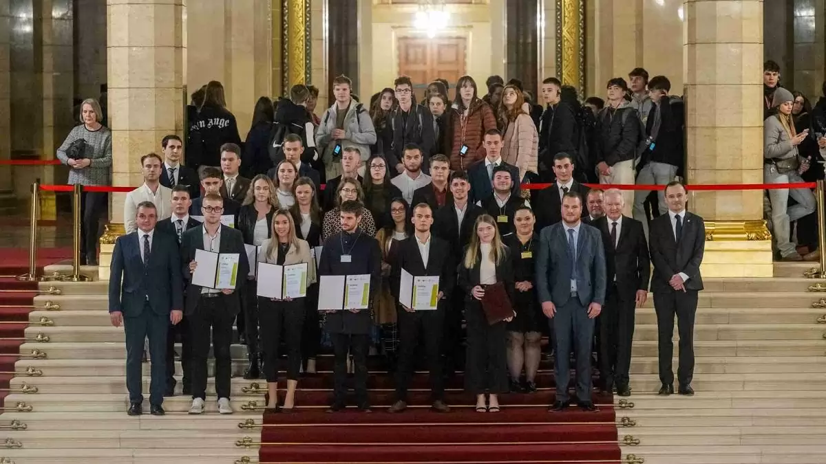 Idén már 25 fiatalt támogat a „Magyarok Kenyere a Jövőért” Ösztöndíjprogram