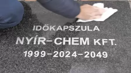 Időkapszulával és különleges ünnepséggel búcsúztatták Szabolcsban az évet a gazdák: 25 éves a Nyír-Chem Kft.