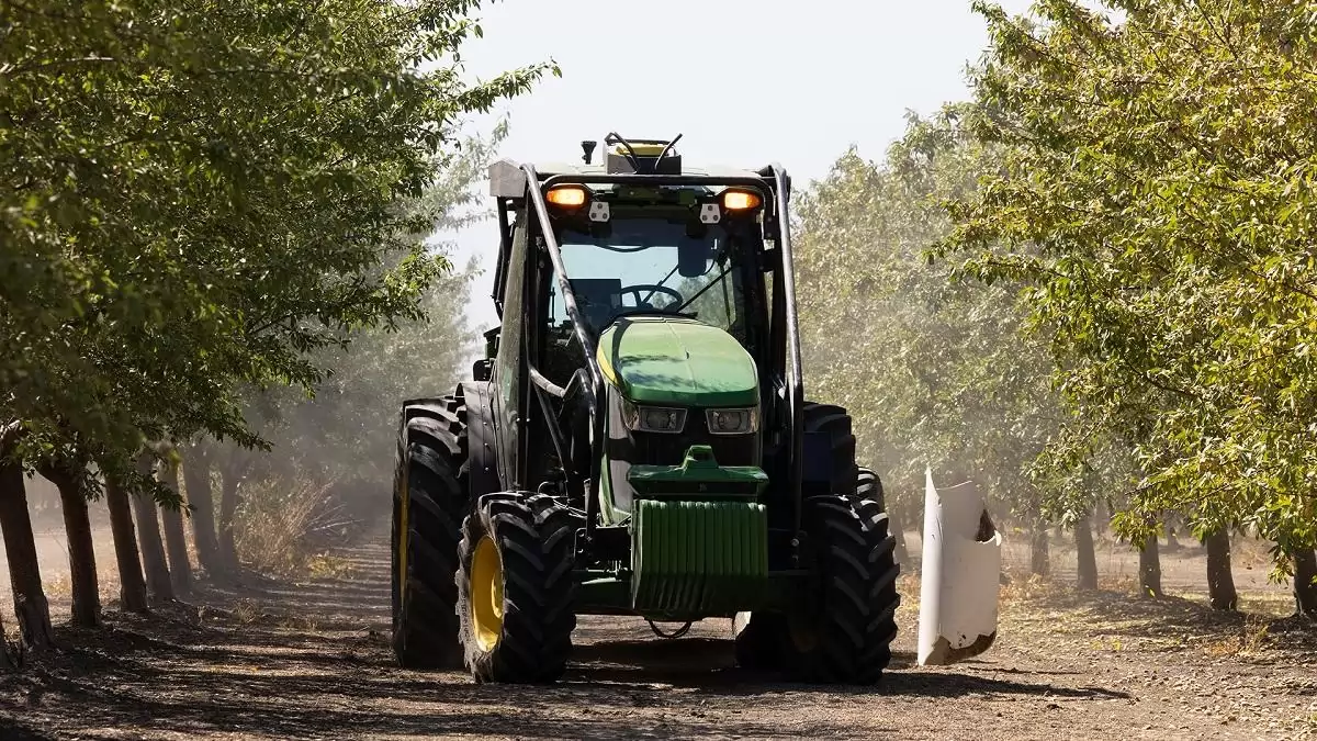 A John Deere új autonóm gépeket és technológiákat mutatott be a CES 2025 kiállításon