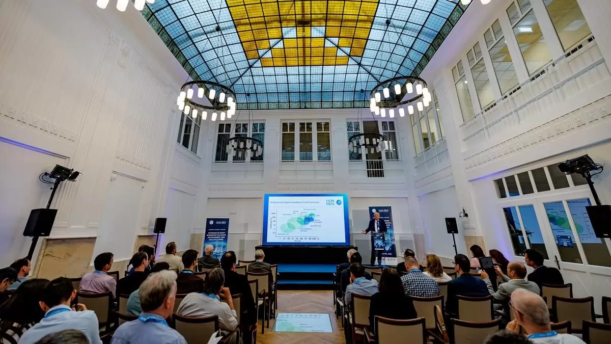 Bolygónk jövőjéről tanácskoztak nemzetközi szaktekintélyek a HUN-REN és az Academia Europaea konferenciáján