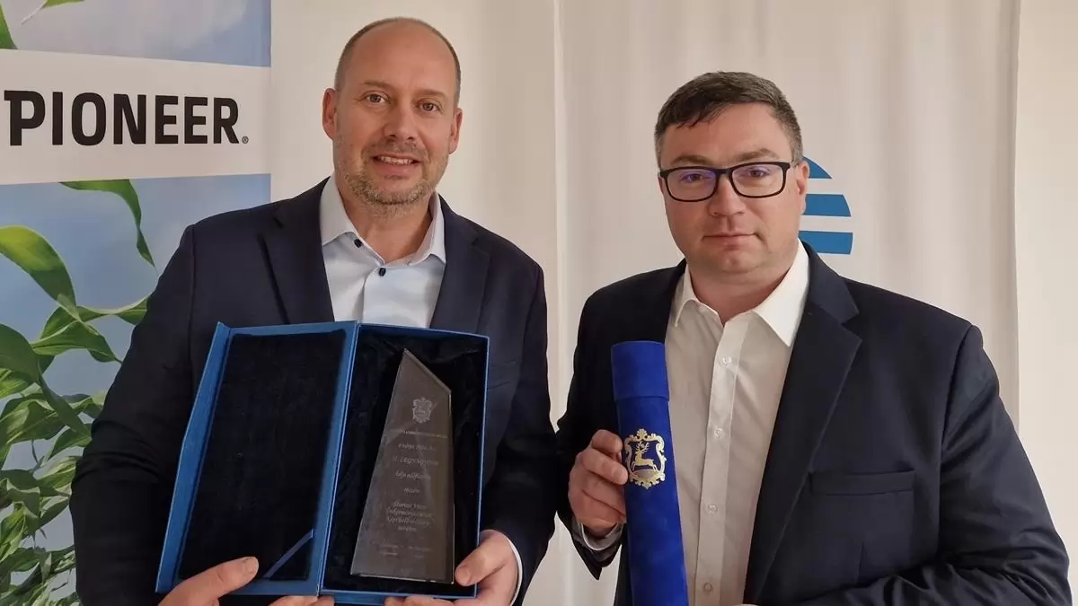 A Cortevát a legnagyobb adófizetők között ismerték el Szarvason