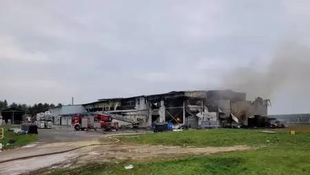 Gesztenyés Főnix – Őszre újjá kell építeni a leégett vótapusztai gyárat