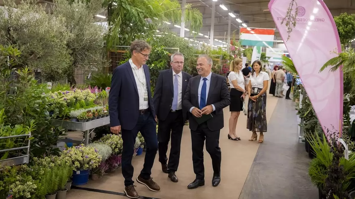 Több pályázati lehetőséggel is támogatja az agrártárca a díszkertészeket