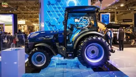 Új mérce a kompakt traktorpiacon: Bemutatkozik a New Holland T4.120F Auto Command