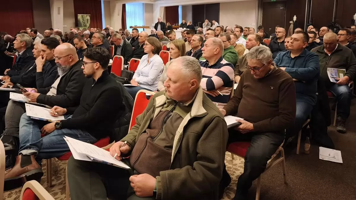 A Sumi Agronak mindig van mondanivalója