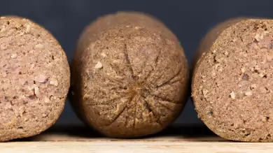 Mi kerül a kutya tányérjába? Itt a kutyaszalámik tesztje!