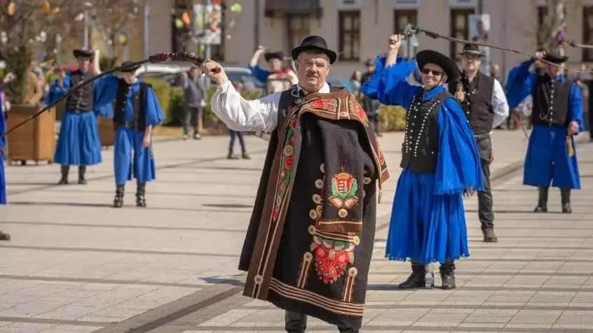 Tavaszi hagyomány zaja szólt a legelőkért és a pásztorokért