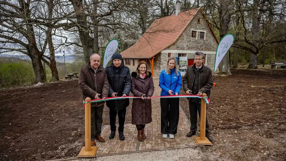 Az állami erdészetek jelentik az erdei turizmus legfontosabb hátterét