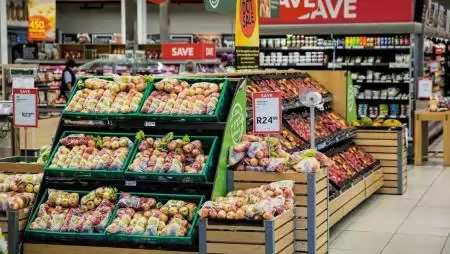 A Hormuzi-szorosban zajló konfliktus veszélyezteti a globális élelmiszerárakat, az FAO figyelmeztet, hogy fogy az idő