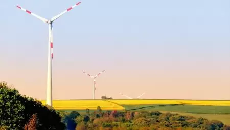 Az EU több mint 390 millió eurót fektet be 135 új éghajlat-politikai és környezetvédelmi projektbe