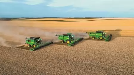 A John Deere bemutatja a 2027-es modellév fejlesztéseit a T5/T6, S7 és X9 sorozatú kombájnoknál