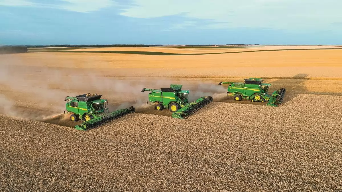 A John Deere bemutatja a 2027-es modellév fejlesztéseit a T5/T6, S7 és X9 sorozatú kombájnoknál