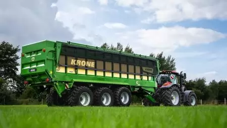 KRONE GX: Új generáció érintésmentes kényszerkormányzással és új vezérlő számítógéppel