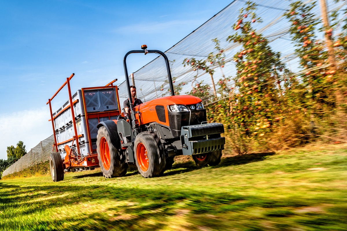 A Kubota bemutatja az új, még erősebb, még kényelmesebb, még biztonságosabb M5002 Narrow szériás traktorokat
