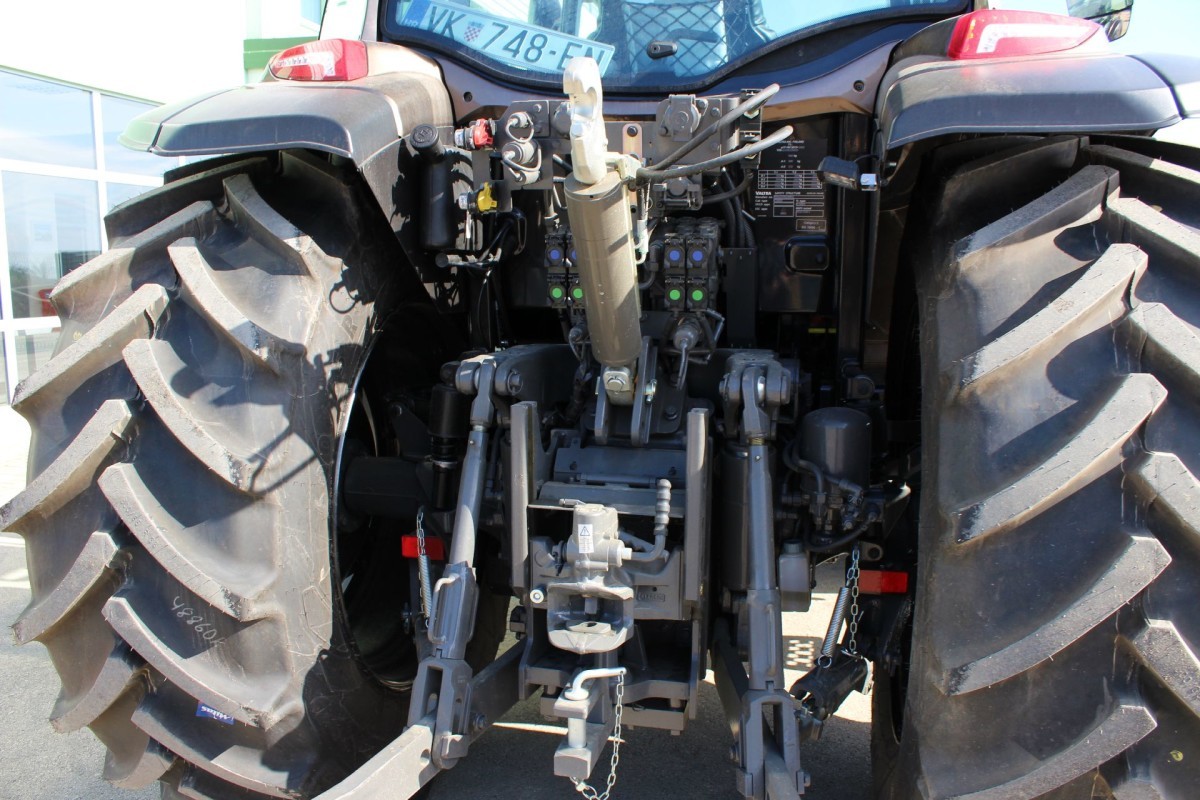 Valtra G traktorsz&eacute;ria