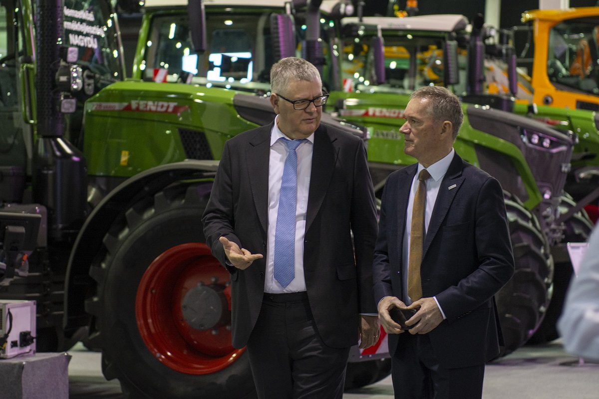 A magyar agr&aacute;rium sz&iacute;ne-java &ndash; &Oacute;ri&aacute;si volt az &eacute;rdeklőd&eacute;s a 41. AGROmashEXPO-n