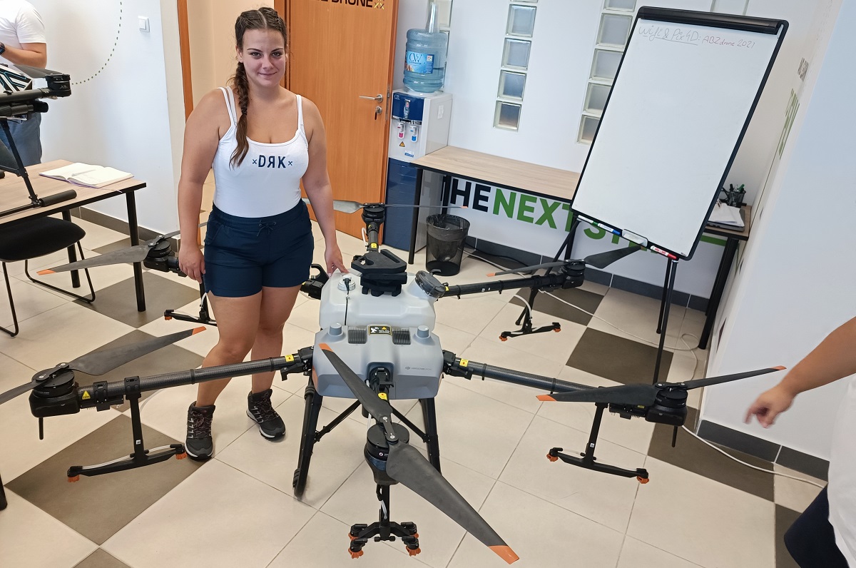 A dr&oacute;nok&eacute; a j&ouml;vő a n&ouml;v&eacute;nyv&eacute;delemben