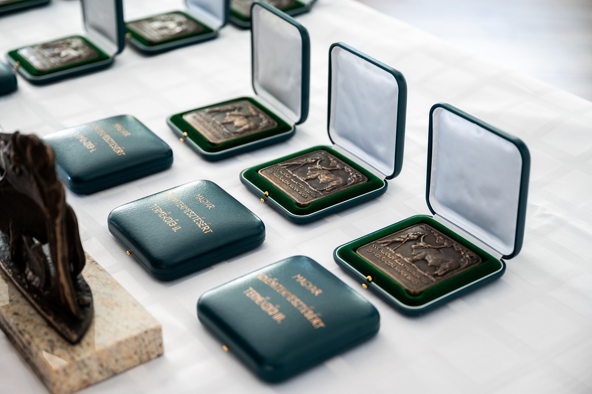 M&aacute;jusban ism&eacute;t &aacute;llattart&oacute; napok H&oacute;dmezőv&aacute;s&aacute;rhelyen, 500-n&aacute;l is t&ouml;bb ki&aacute;ll&iacute;t&oacute;val