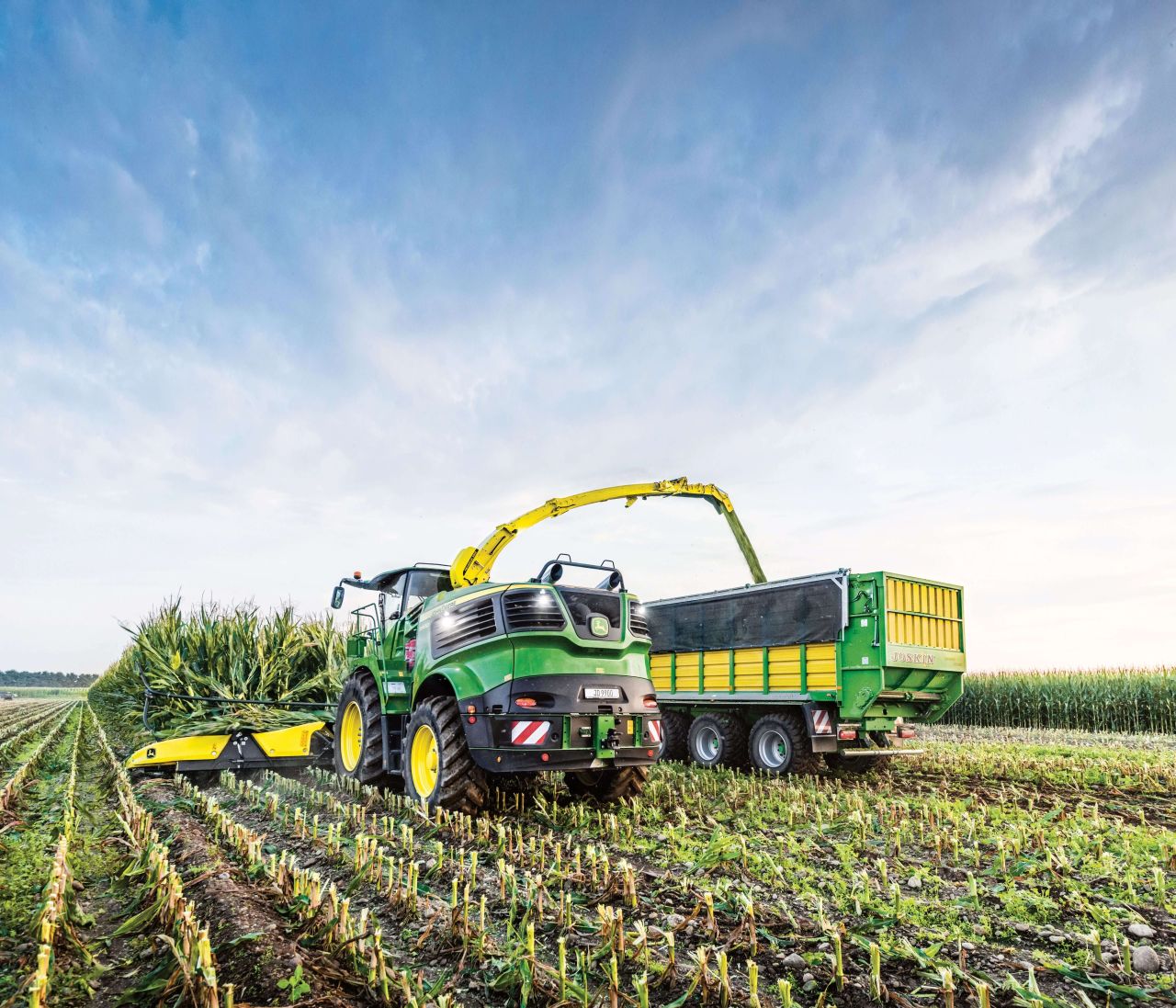 Szecsk&aacute;z&aacute;sra sz&uuml;letett &ndash; John Deere 8000/9000 sorozat&uacute; &ouml;nj&aacute;r&oacute; szecsk&aacute;z&oacute;k