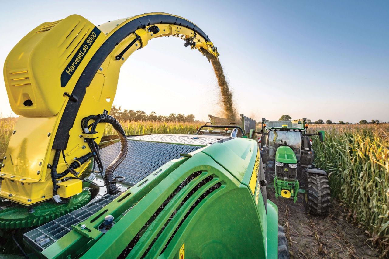Szecsk&aacute;z&aacute;sra sz&uuml;letett &ndash; John Deere 8000/9000 sorozat&uacute; &ouml;nj&aacute;r&oacute; szecsk&aacute;z&oacute;k