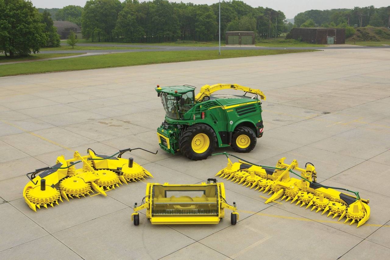 Szecsk&aacute;z&aacute;sra sz&uuml;letett &ndash; John Deere 8000/9000 sorozat&uacute; &ouml;nj&aacute;r&oacute; szecsk&aacute;z&oacute;k