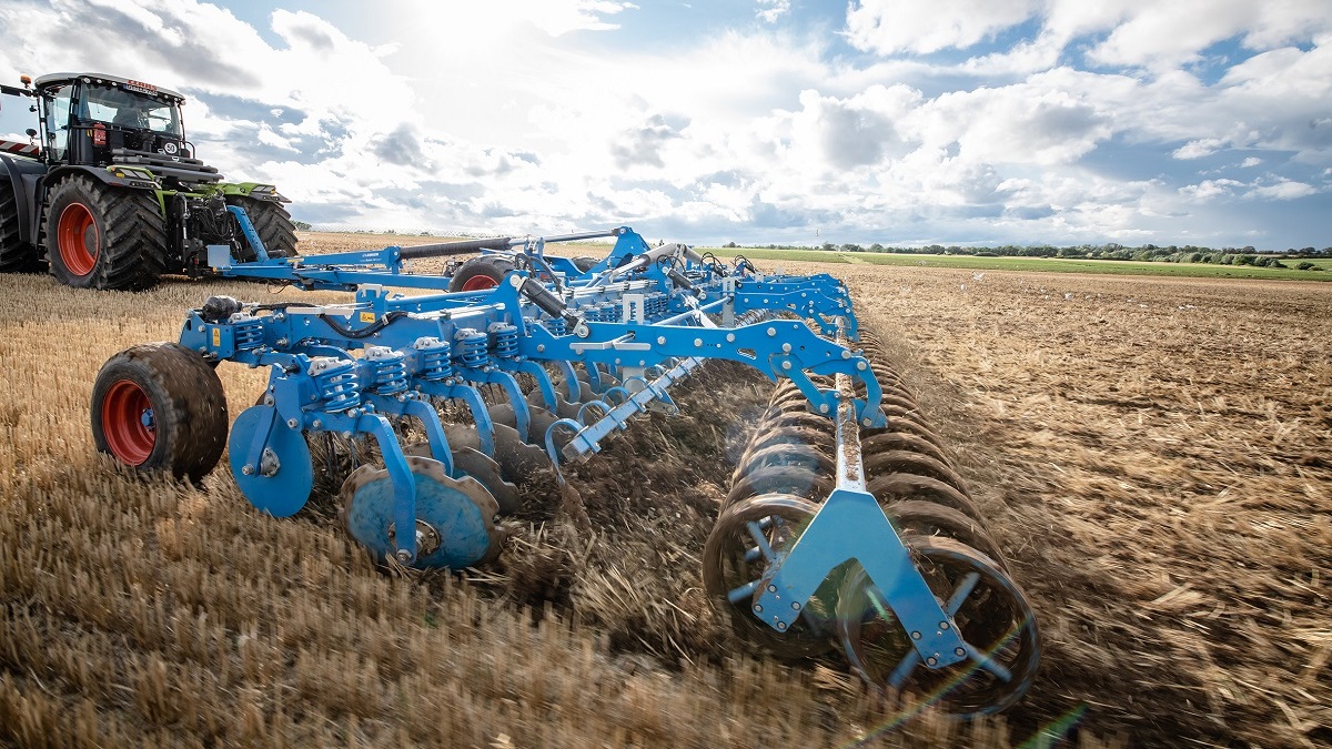 A LEMKEN bemutatja a 10 m&eacute;ter munkasz&eacute;less&eacute;gű Rubin 10-et