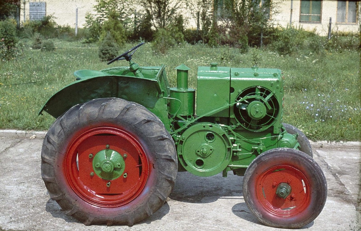 Mezőg&eacute;pek veter&aacute;njai &ndash; A kalandos sors&uacute; M&Aacute;VAG traktor