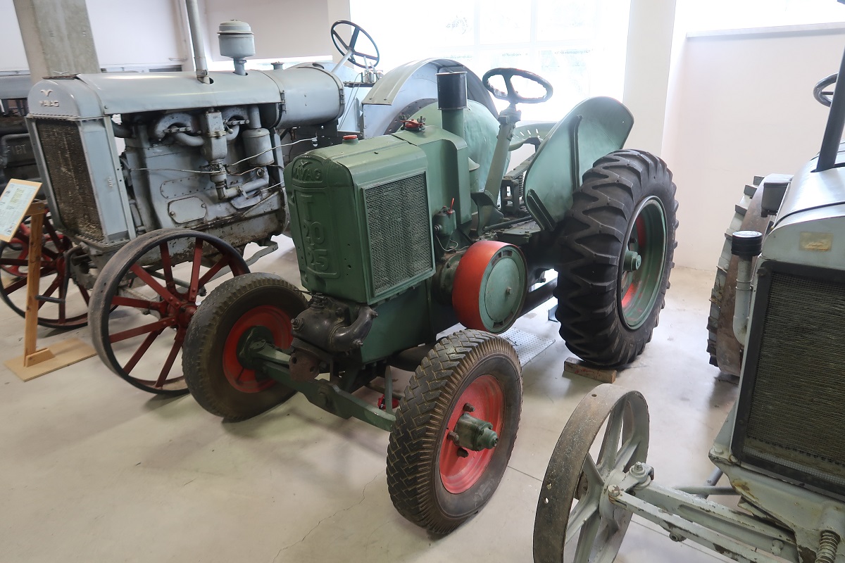 Mezőg&eacute;pek veter&aacute;njai &ndash; A kalandos sors&uacute; M&Aacute;VAG traktor