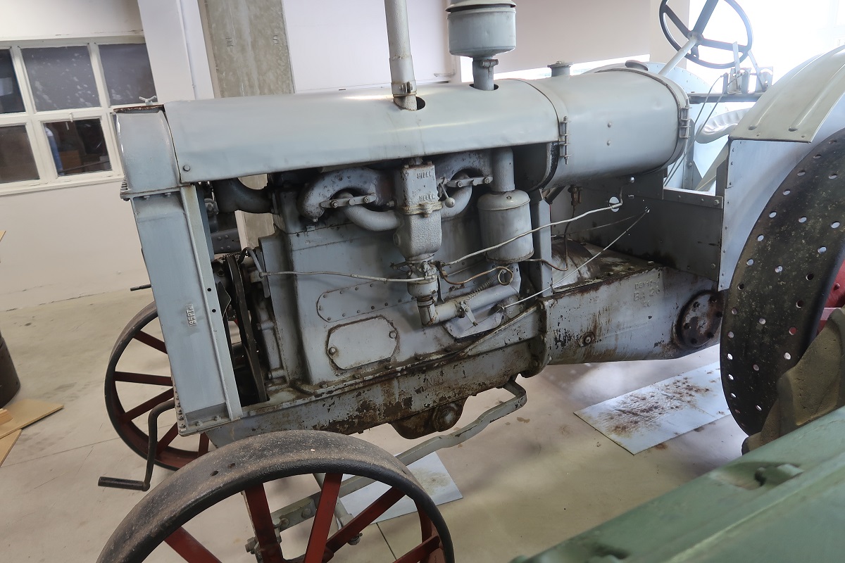 Mezőg&eacute;pek veter&aacute;njai &ndash; A kalandos sors&uacute; M&Aacute;VAG traktor