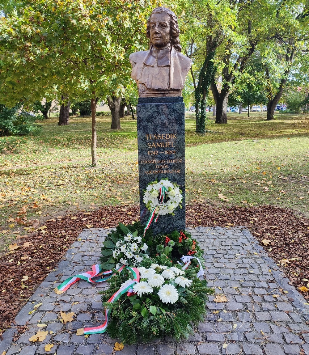 Tessedik S&aacute;muel agr&aacute;rpolihisztornak &aacute;ll&iacute;tott szobrot a MATE