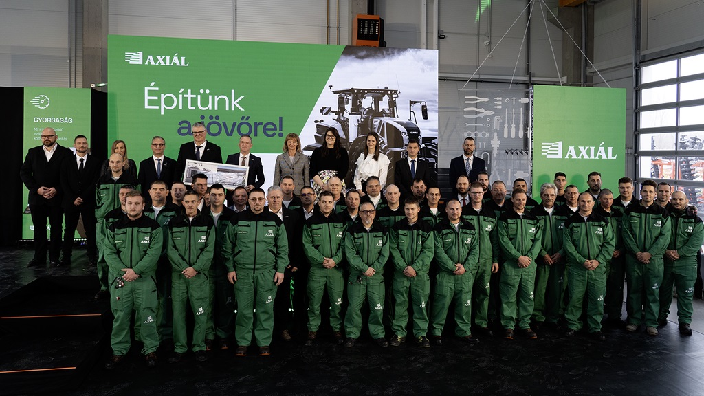 &Uacute;j t&aacute;vlatok a gazd&aacute;lkod&oacute;k előtt &ndash; H&aacute;rom nagyg&eacute;pjav&iacute;t&oacute; műhelyt is avatott a napokban az AXI&Aacute;L