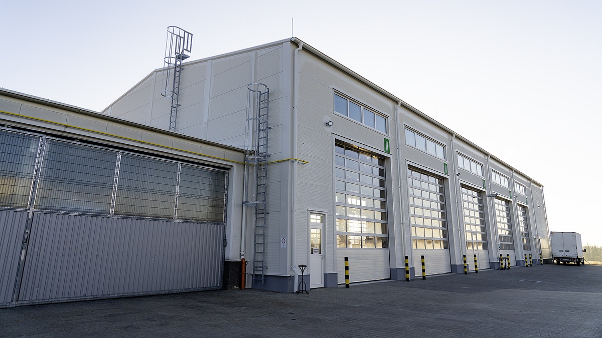 &Uacute;j t&aacute;vlatok a gazd&aacute;lkod&oacute;k előtt &ndash; H&aacute;rom nagyg&eacute;pjav&iacute;t&oacute; műhelyt is avatott a napokban az AXI&Aacute;L