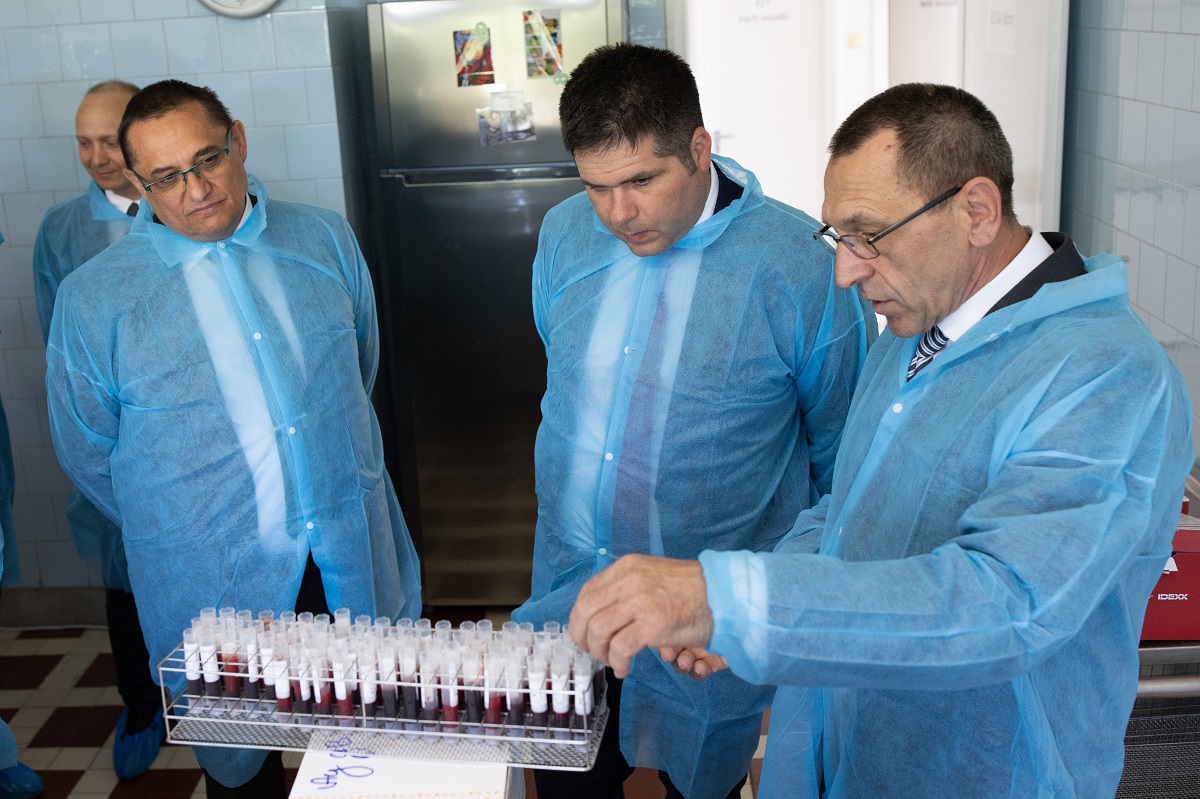 75 éve szolgálja az állategészségügyi diagnosztikát a Nébih debreceni laboratóriuma