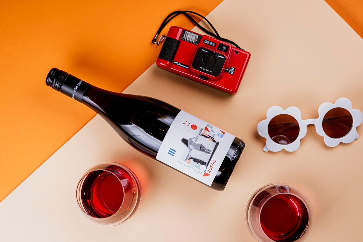 Szezonnyit&aacute;sra &eacute;rkeznek az &uacute;j c&iacute;mk&eacute;kkel a f&uuml;redi borok