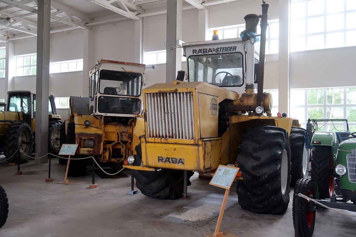A mezőg&eacute;pek veter&aacute;njai &ndash; A R&Aacute;BA-Steiger nagytraktor