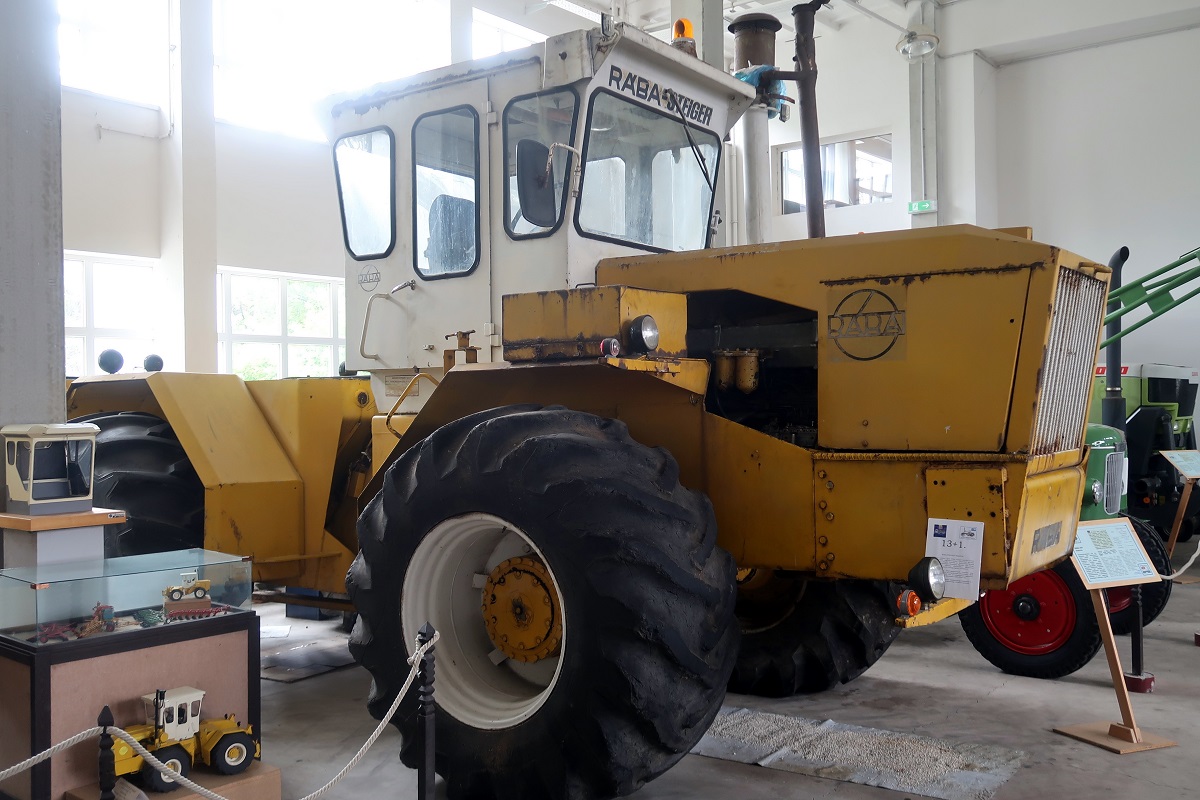 A mezőg&eacute;pek veter&aacute;njai &ndash; A R&Aacute;BA-Steiger nagytraktor