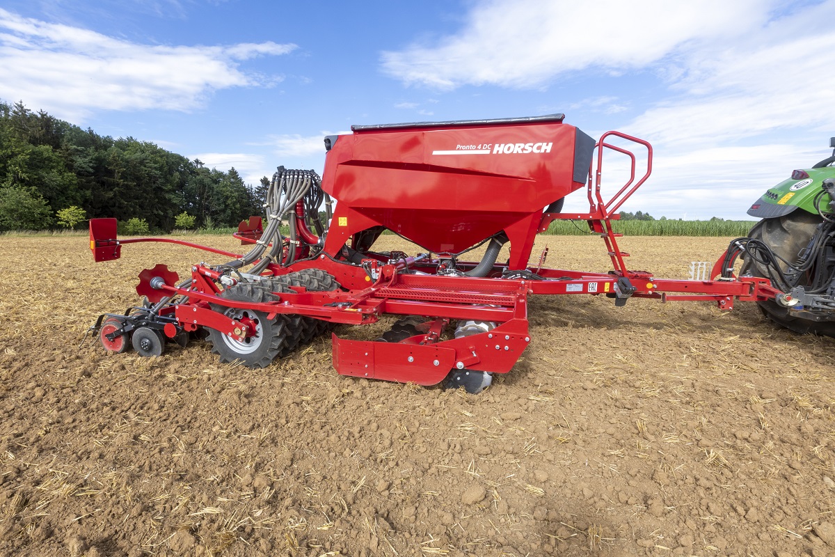 &Iacute;me a Horsch Pronto-elv &ndash; Talajművel&eacute;s, visszat&ouml;m&ouml;r&iacute;t&eacute;s, vet&eacute;s