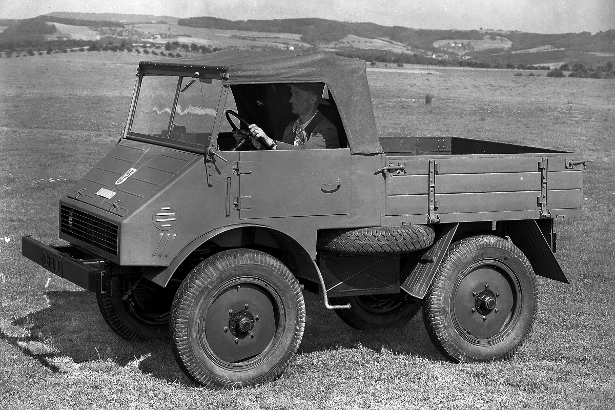 A mezőg&eacute;pek veter&aacute;njai &ndash; Mercedes-Benz UNIMOG