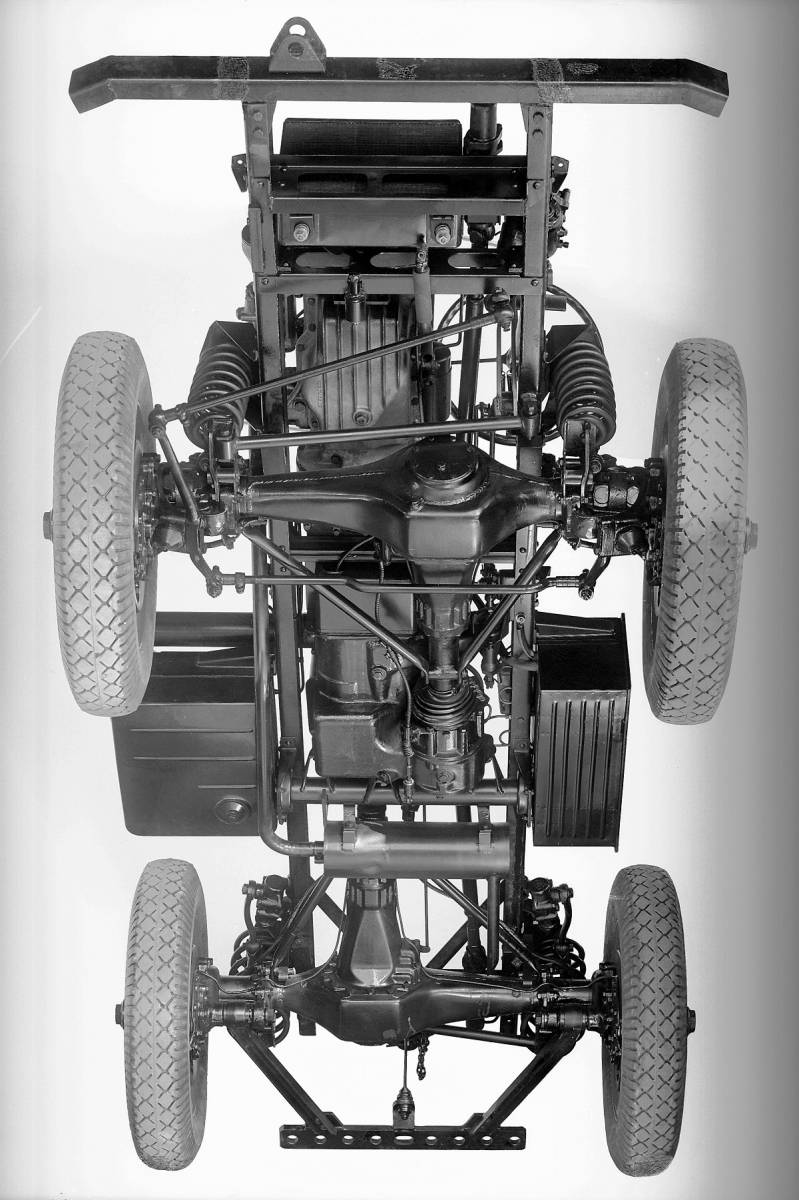 A mezőg&eacute;pek veter&aacute;njai &ndash; Mercedes-Benz UNIMOG