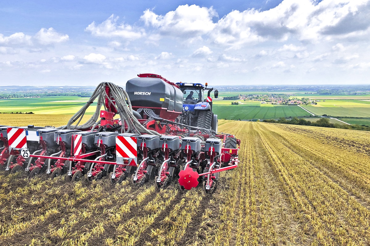Talajhigi&eacute;nia, asz&aacute;lykezel&eacute;s a HORSCH g&eacute;peivel &ndash; K&uuml;l&ouml;nf&eacute;le talajművel&eacute;si technik&aacute;k &eacute;s eszk&ouml;zeik 