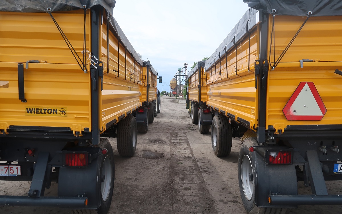 Szívós, mint a kétpúpú teve – WIELTON PRS-W gabonaszállító pótkocsi